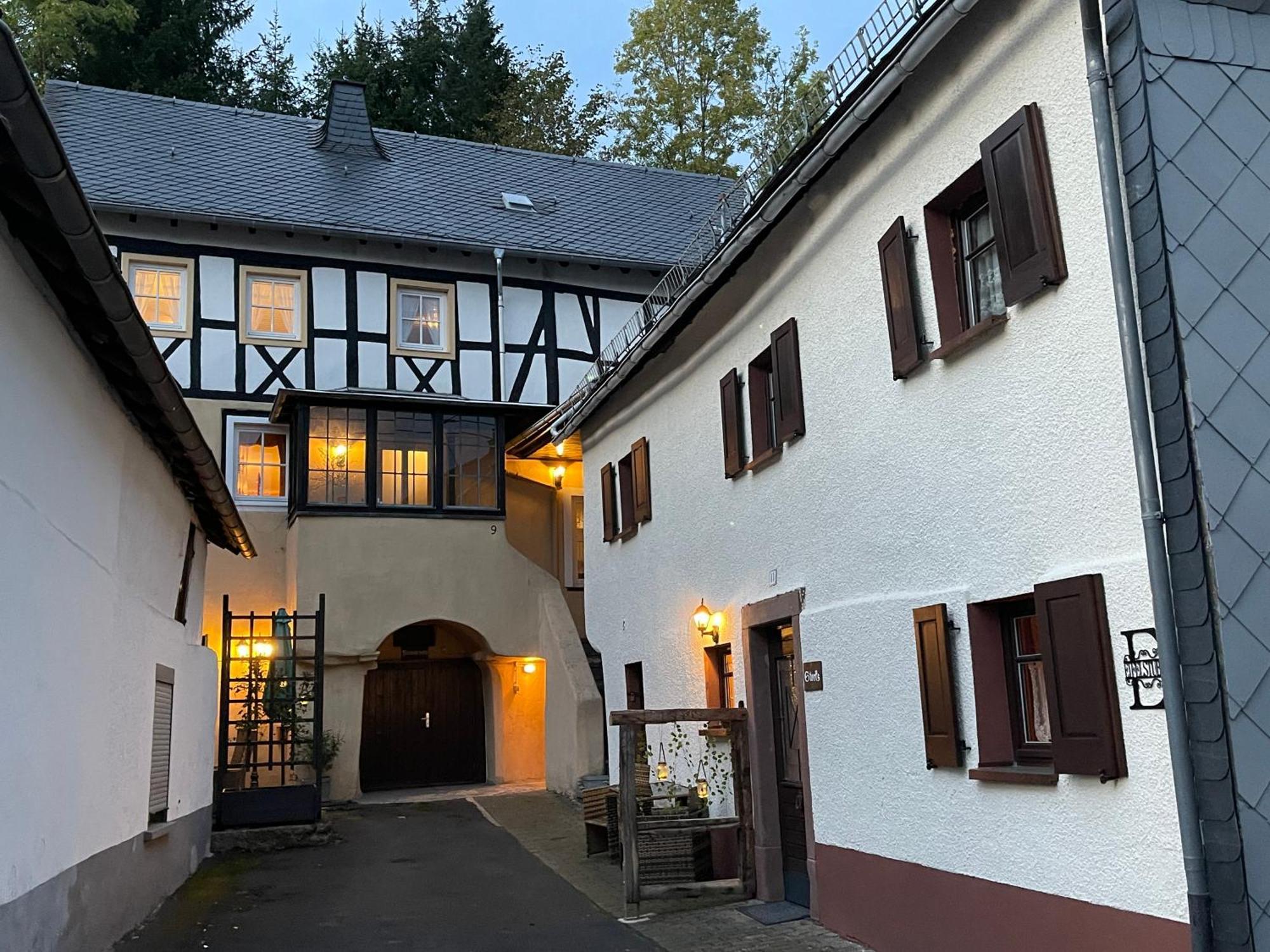 Ferienhaus Eifelstuben Mit Charme - Bauernstube Vulkaneifel - Naehe See Und Burgruine Ulmen Eksteriør bilde
